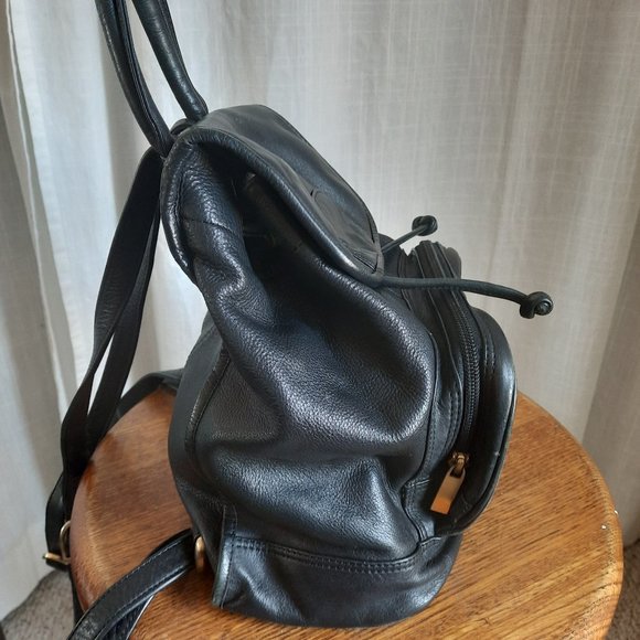 Black leather mini backpack with gold hardware - Picture 6 of 7